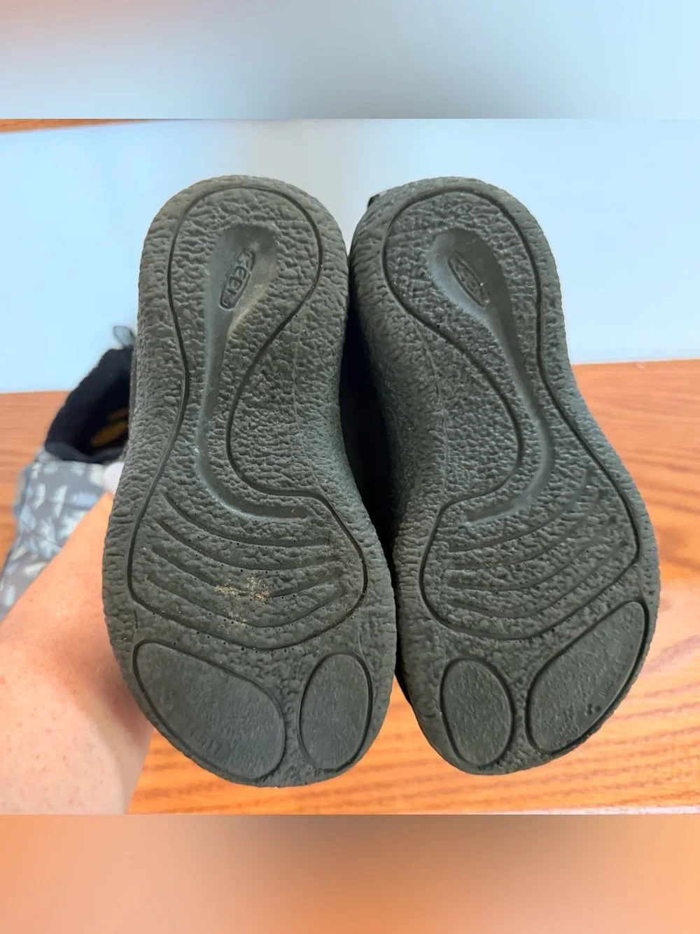 Bundle Keen Kids Howser Slippers 11T x2